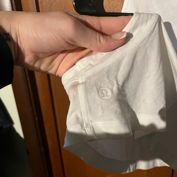 Lulu Lemon Work Out Crop Top - Picture 3 of 3